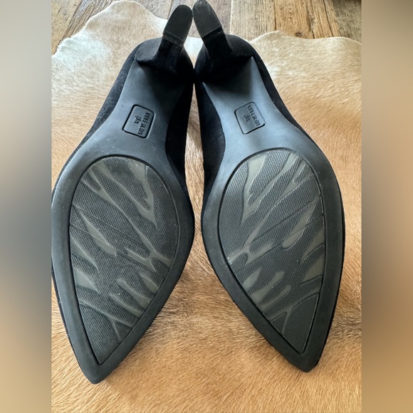 Anne Klein Tonia Suede Black High Heels Gold Heel Band 9 - Picture 8 of 12